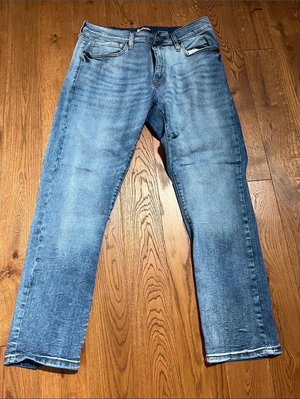 Bench Men’s Straight Jeans in Light Blue Wash